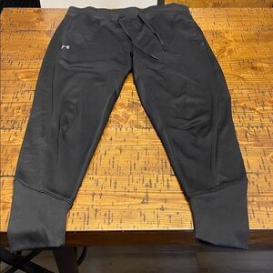 Under Armour Women’s Black Joggers with pockets